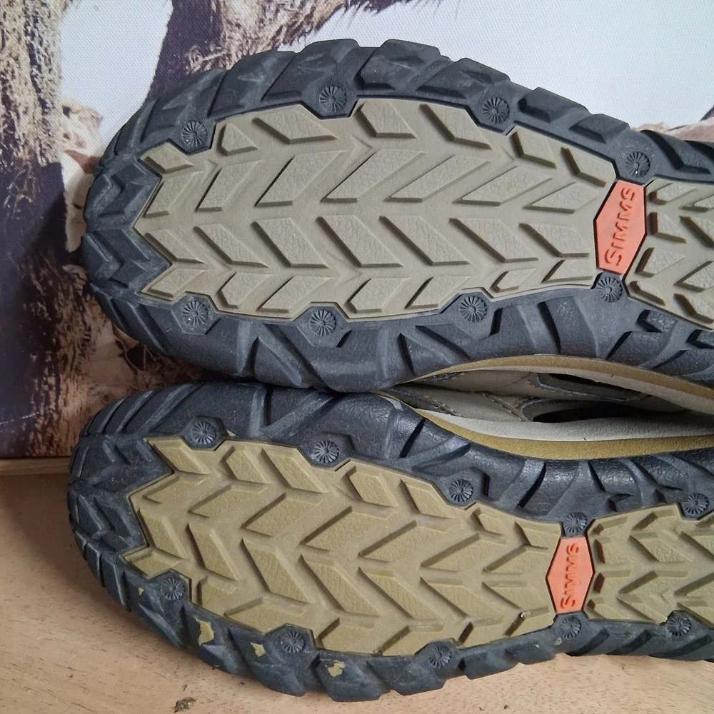 Simms Westshore Fishing Sandals Mens 9 Tan Orange Bungee Closed Toe